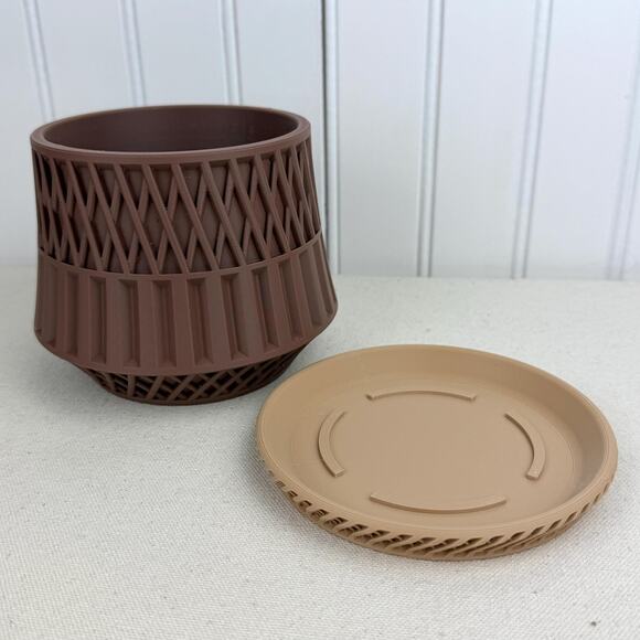 The Axon Planter, Indoor Flower Pot, Tabletop Planter, Layered Design - Picture 7 of 10